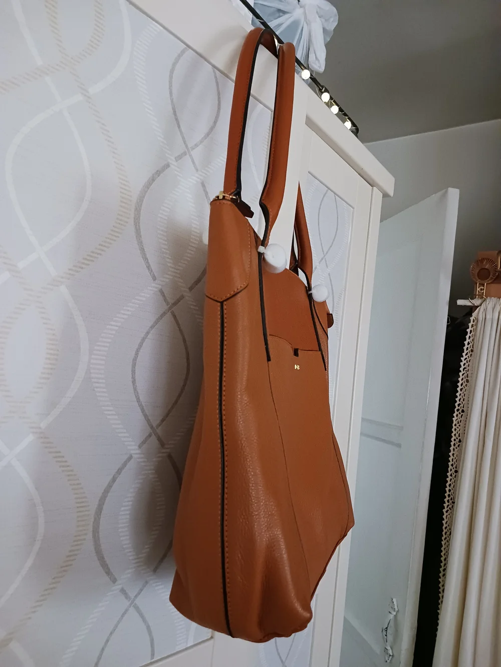 NWOT Lodis Tan Leather Tote Bag - Classic Women's Handbag